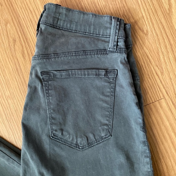 ❤️ J Brand Dark Grey Skinny Jeans Size 26 NWOT - Picture 2 of 12